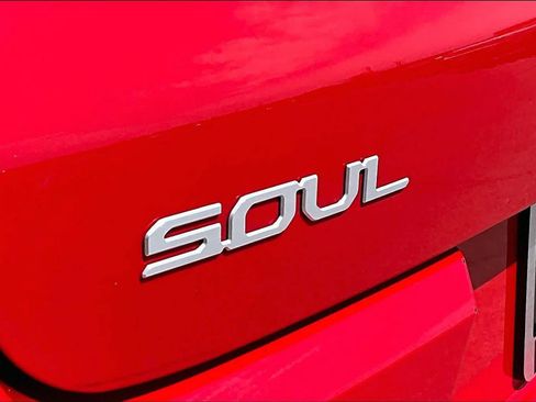 Used 2024 Kia Soul LX w/ Option Group 015 FWD image 30