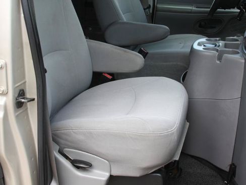 Used 2008 Ford E-150 and Econoline 150 RWD image 40