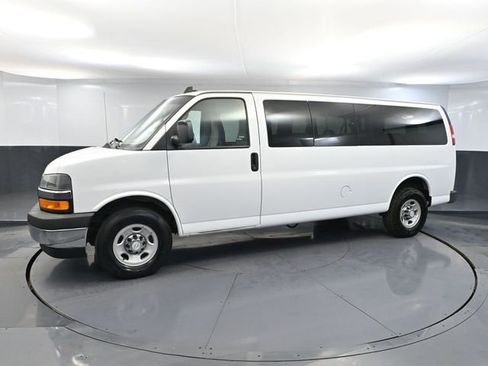 Used 2017 Chevrolet Express 3500 LT w/ LT Preferred Equipment Group image 10