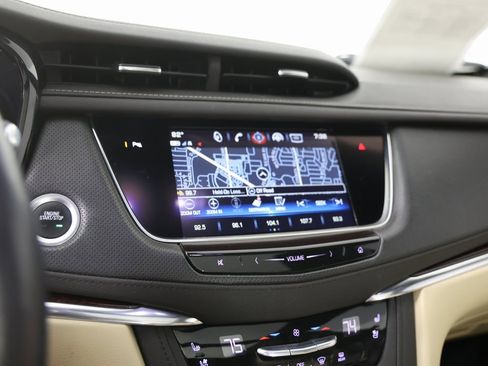 Certified 2019 Cadillac XT5 Premium Luxury image 15