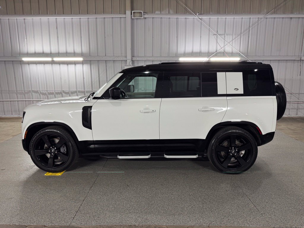 Used 2023 Land Rover Defender 110 X-Dynamic SE AWD/4WD image 22