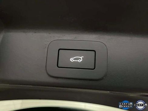 Used 2024 Jaguar F-PACE R-Dynamic S image 12