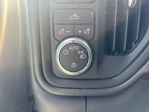 Used 2020 GMC Sierra 1500 4x4 Regular Cab w/ Sierra Value Package image 18