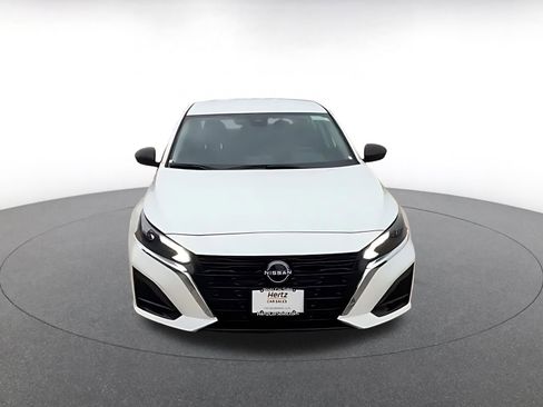 Used 2025 Nissan Altima 2.5 SV FWD image 4