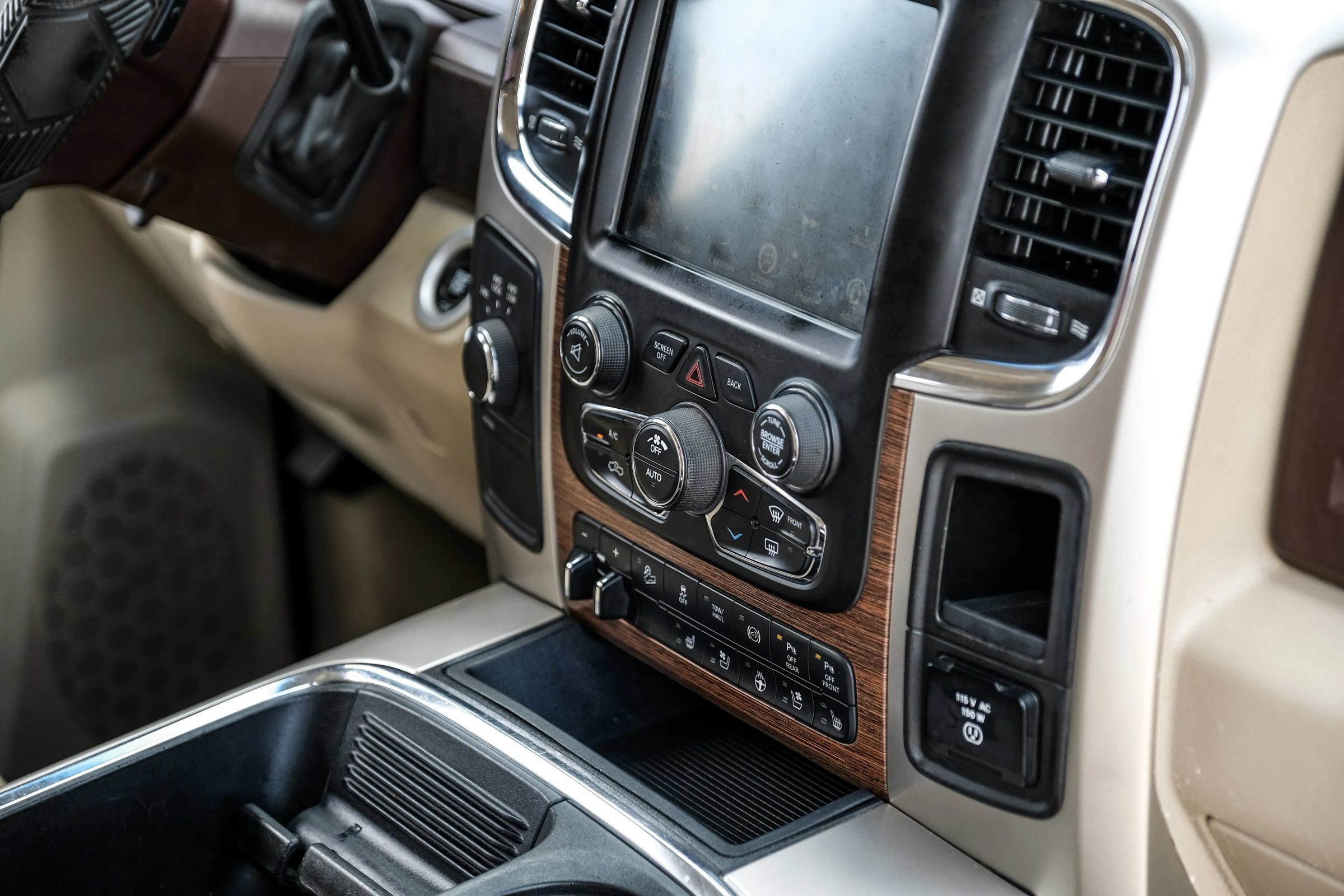 Used 2018 RAM 2500 Laramie AWD/4WD image 30