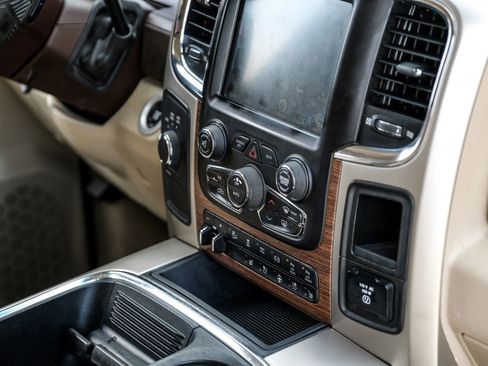Used 2018 RAM 2500 Laramie AWD/4WD image 30