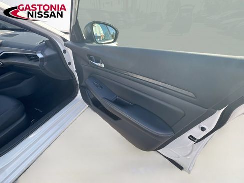 Used 2025 Nissan Altima 2.5 SV FWD image 37
