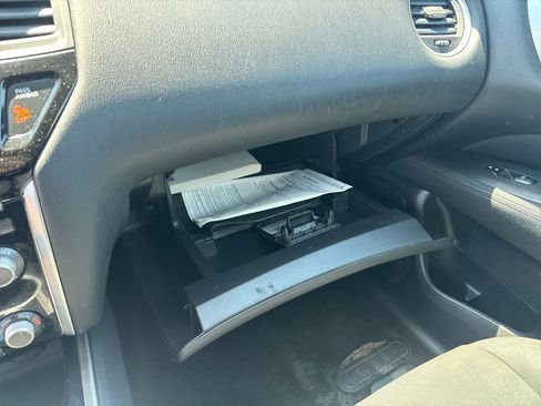 Used 2017 Nissan Pathfinder SV FWD image 30
