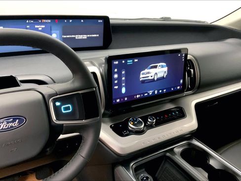 New 2025 Ford Expedition Max Active image 6