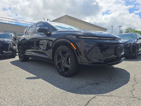 Used 2024 Chevrolet Equinox EV RS AWD/4WD image 2