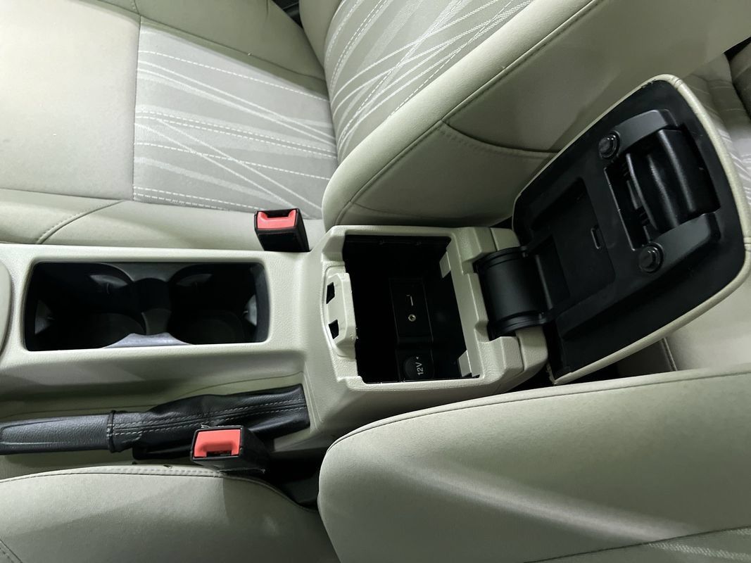 Used 2016 Ford Focus SE FWD image 25