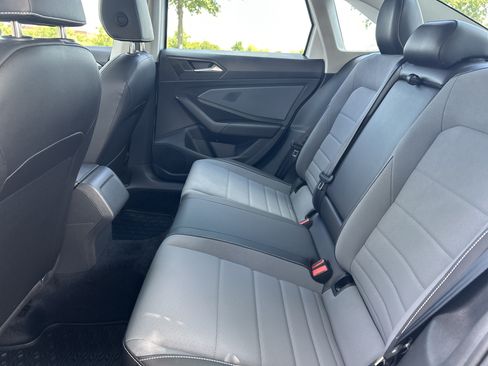 Used 2025 Volkswagen Jetta SE w/ Sunroof Package FWD image 26