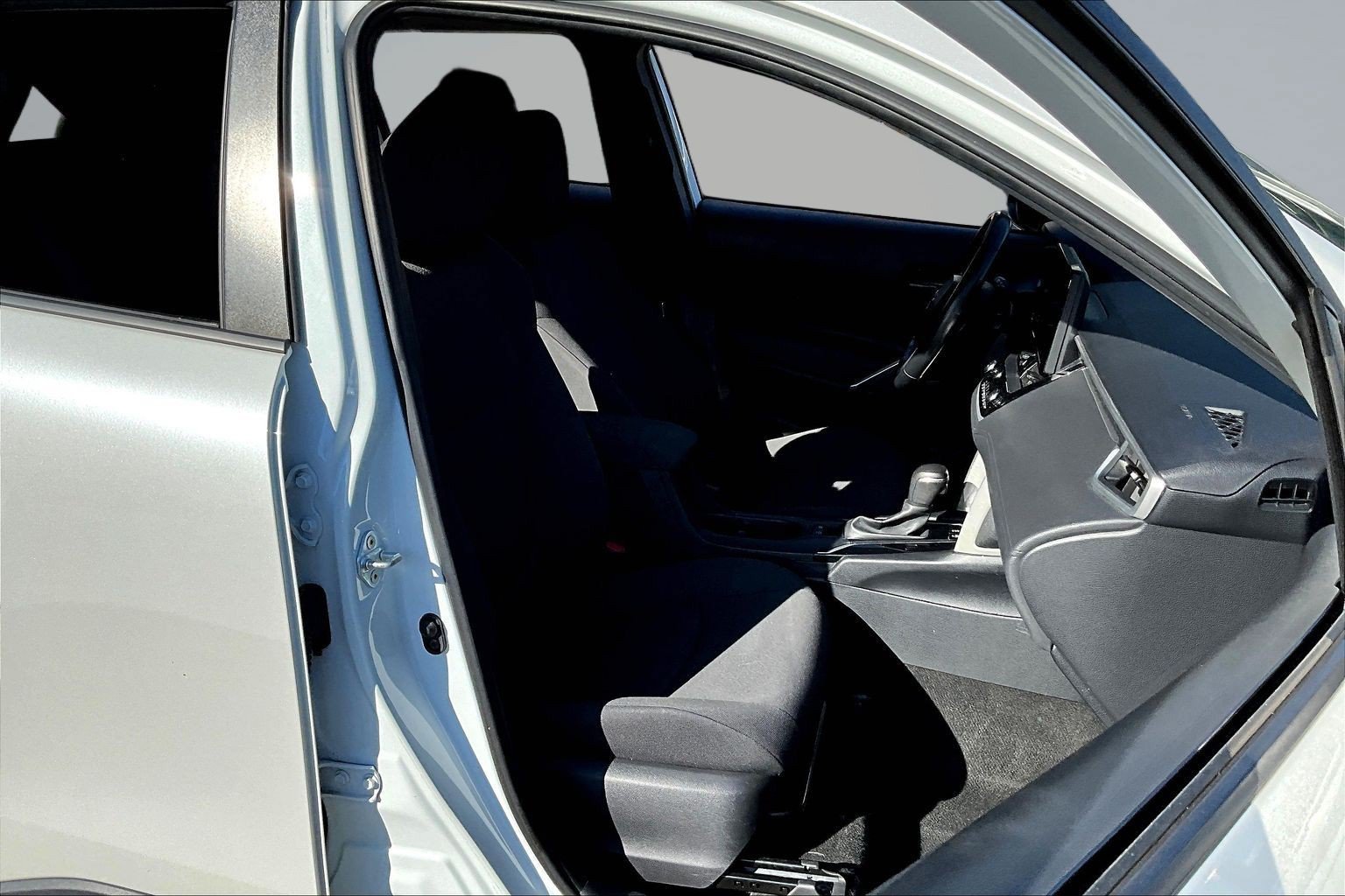 Used 2023 Toyota Corolla Cross LE AWD/4WD image 25