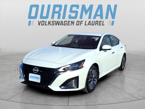 Used 2023 Nissan Altima 2.5 SV image 5