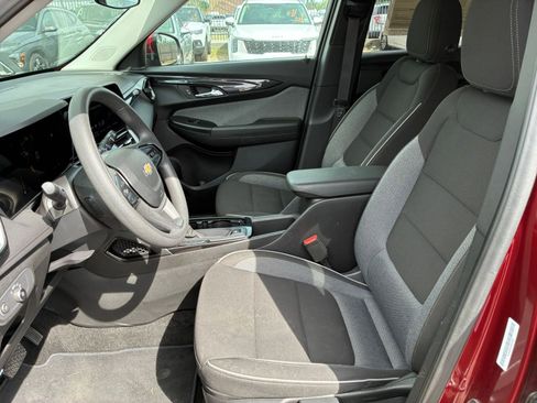 Used 2025 Chevrolet TrailBlazer LT FWD image 20