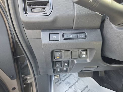 Used 2022 Nissan Frontier PRO-4X w/ Pro-4X Premium Package AWD/4WD image 26