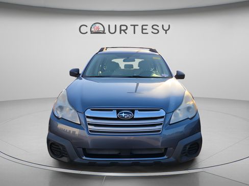 Used 2013 Subaru Outback 2.5i AWD/4WD image 2