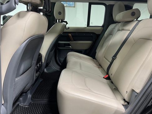 Used 2024 Land Rover Defender 110 S image 25