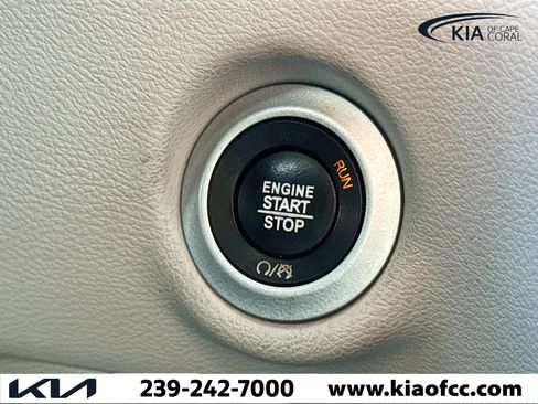 Used 2020 Chrysler Pacifica Touring-L image 35