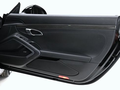 Used 2014 Porsche 911 Turbo S image 19