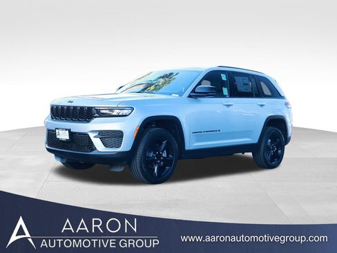 New 2025 Jeep Grand Cherokee Altitude image 1