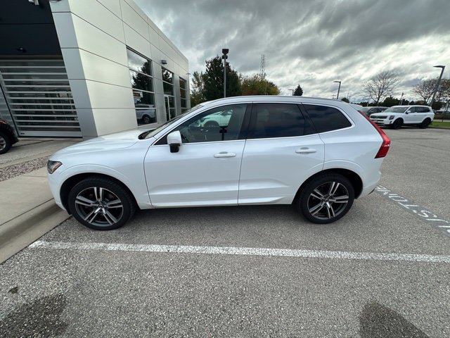 Used 2021 Volvo XC60 T6 Momentum w/ Advanced Package AWD/4WD image 1