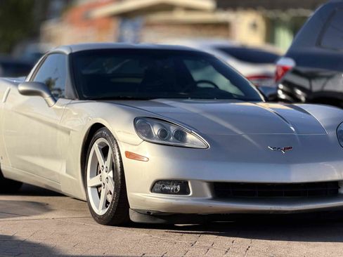 Used 2007 Chevrolet Corvette Coupe w/ Preferred Equipment Group RWD image 5