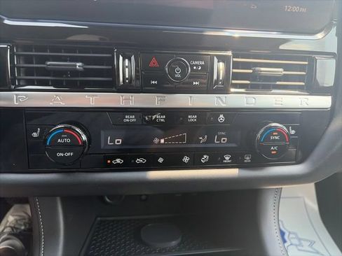 Used 2026 Nissan Pathfinder SL AWD/4WD image 23