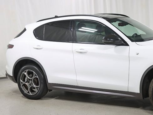 Used 2024 Alfa Romeo Stelvio Ti AWD/4WD image 4