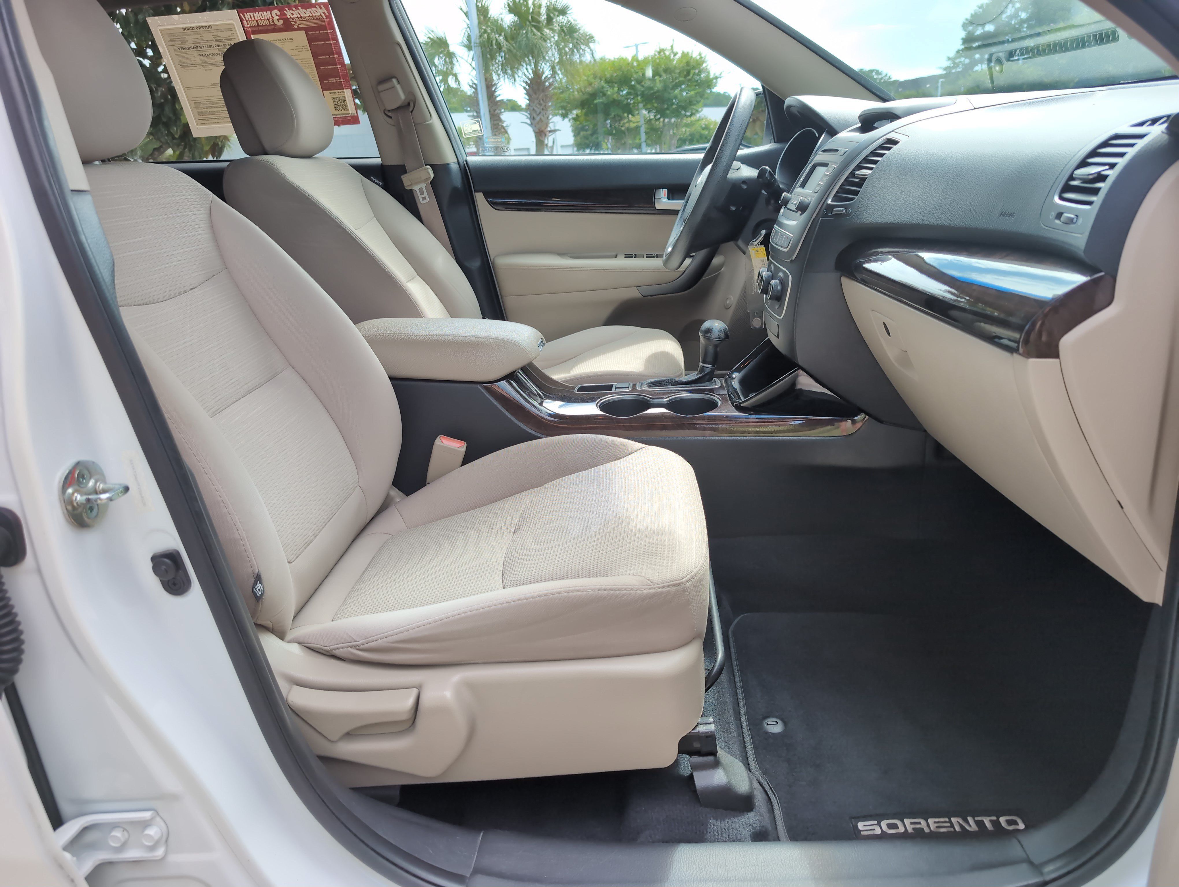 Used 2015 Kia Sorento LX FWD image 29