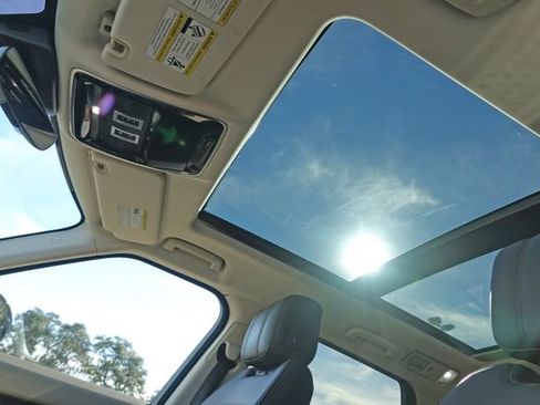 Used 2018 Land Rover Range Rover Sport HSE image 8