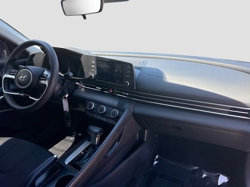 Used 2023 Hyundai Elantra SE w/ Cargo Package image 31