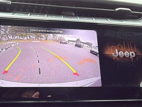 New 2026 Jeep Grand Cherokee Laredo image 3