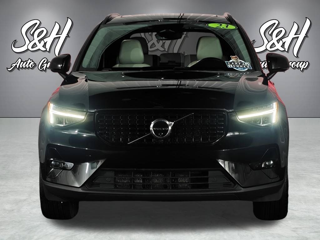 Used 2023 Volvo XC40 B4 Ultimate FWD image 25