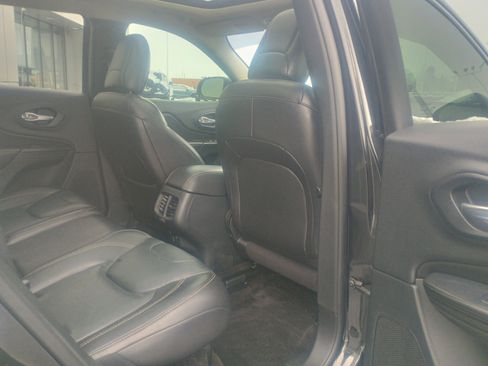 Used 2016 Jeep Cherokee Limited image 13