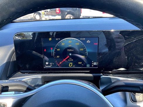 Used 2023 Mercedes-Benz GLB 250 image 20