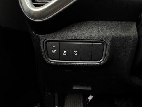Used 2025 Kia Soul LX w/ LX Technology Package FWD image 20