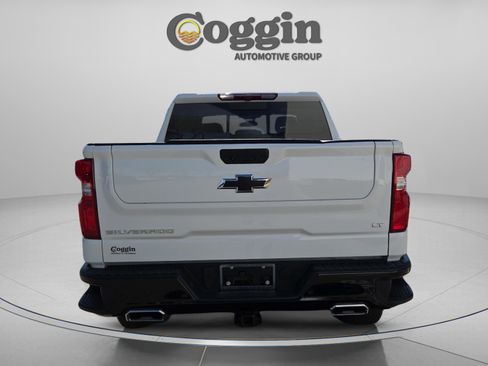 Used 2025 Chevrolet Silverado 1500 LT Trail Boss w/ Convenience Package II AWD/4WD image 5