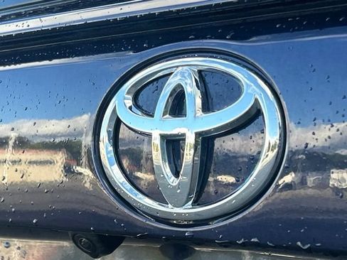 Used 2020 Toyota RAV4 XLE w/ Convenience Package AWD/4WD image 10
