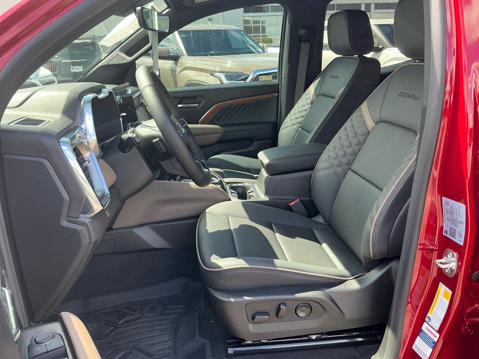 Used 2026 GMC Canyon Denali AWD/4WD image 6
