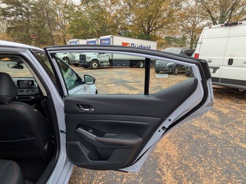 Used 2025 Nissan Altima 2.5 SR image 25