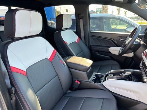 Used 2023 GMC Canyon AT4X image 10