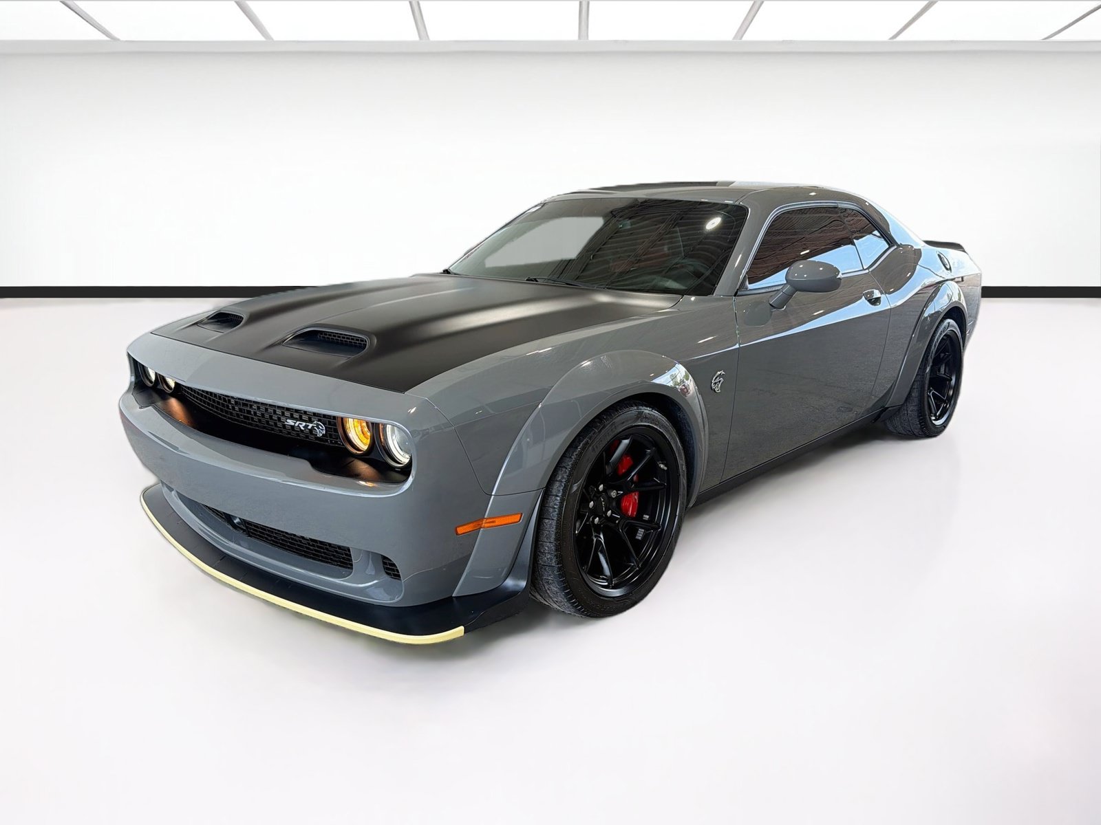 Used 2023 Dodge Challenger SRT Hellcat RWD image 1