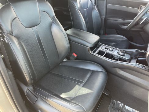 Used 2021 Kia Sorento EX FWD image 9