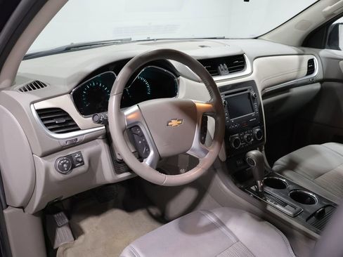 Used 2017 Chevrolet Traverse LT w/ Traveler's Package AWD/4WD image 16