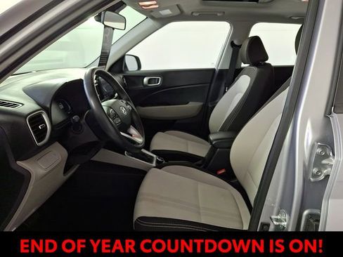 Certified 2024 Hyundai Venue SEL image 15