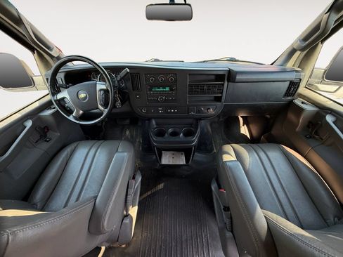 Used 2017 Chevrolet Express 3500 LS RWD image 12