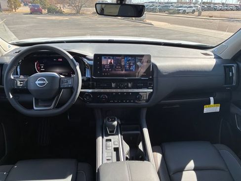 New 2026 Nissan Pathfinder SL w/ SL Premium Package FWD image 14