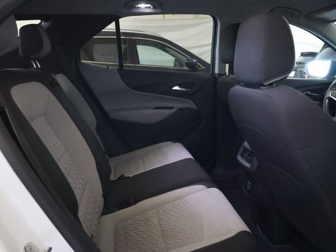 Used 2022 Chevrolet Equinox LS w/ LS Convenience Package FWD image 12