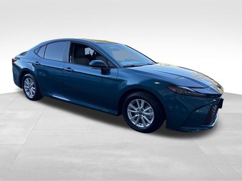 Used 2025 Toyota Camry LE w/ Convenience Package image 7